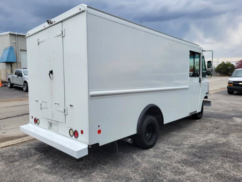 Used 2016 Ford E-350 and Econoline 350 Super Duty w/ A/C Prep Package RWD image 11