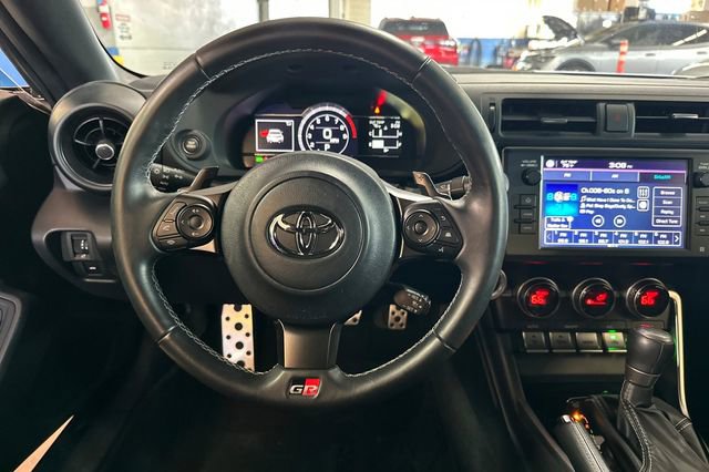 Used 2022 Toyota GR86 Premium w/ ALL Weather Mat Package (TMS) image 17