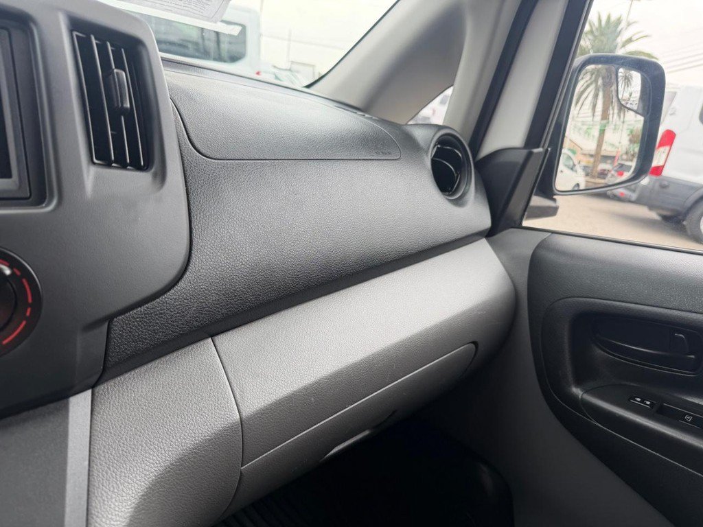 Used 2020 Nissan NV200 S FWD image 29