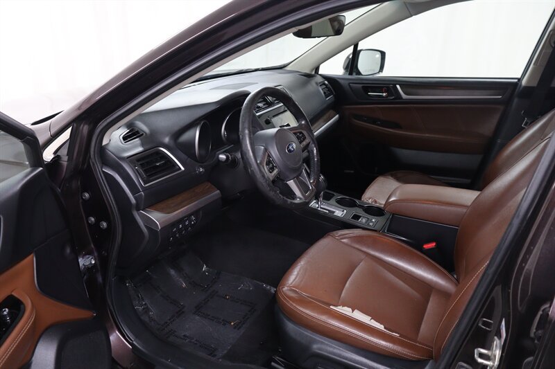 Used 2017 Subaru Outback 3.6R Touring AWD/4WD image 19