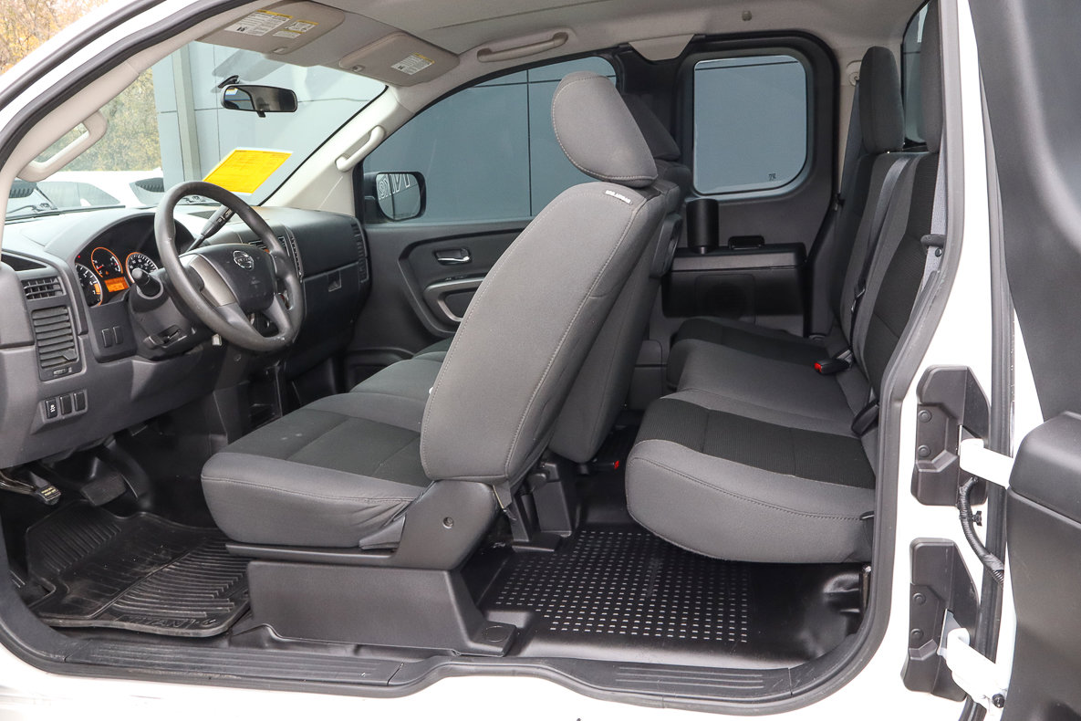 Used 2015 Nissan Titan S image 8