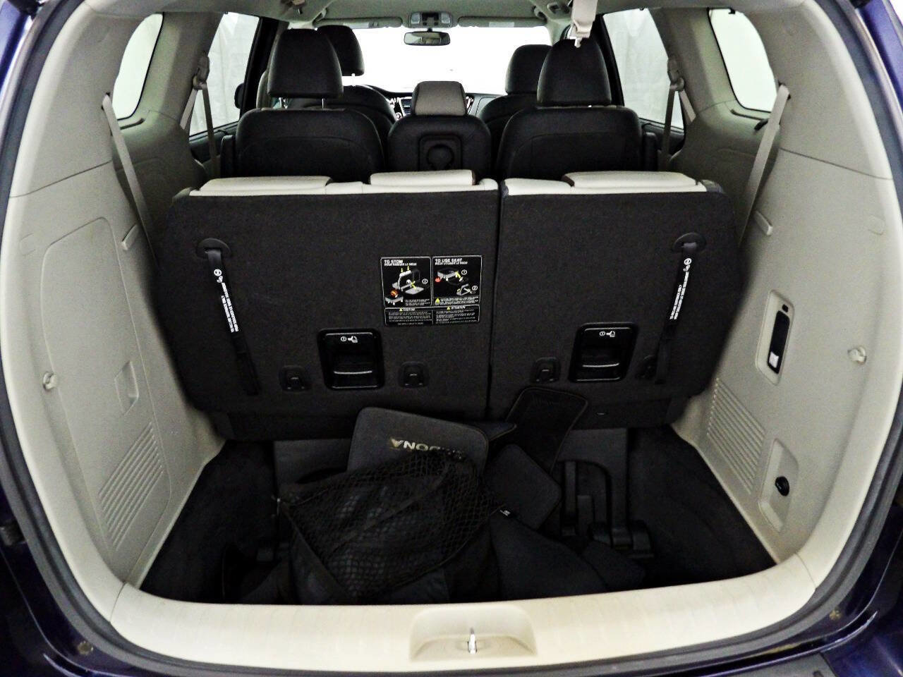 Used 2018 Kia Sedona EX image 12