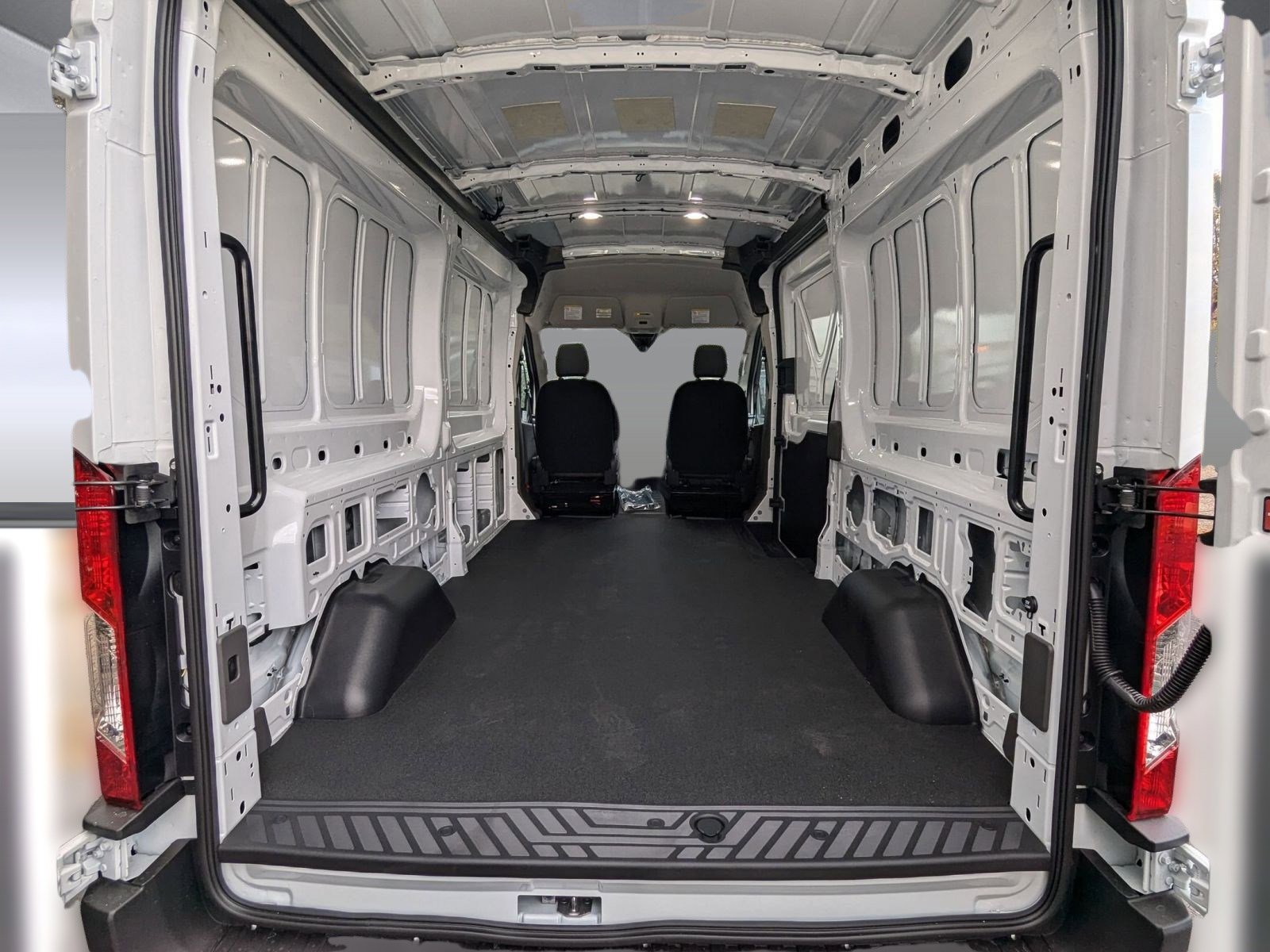 New 2026 Ford Transit 250 148 Medium Roof Extended AWD image 25