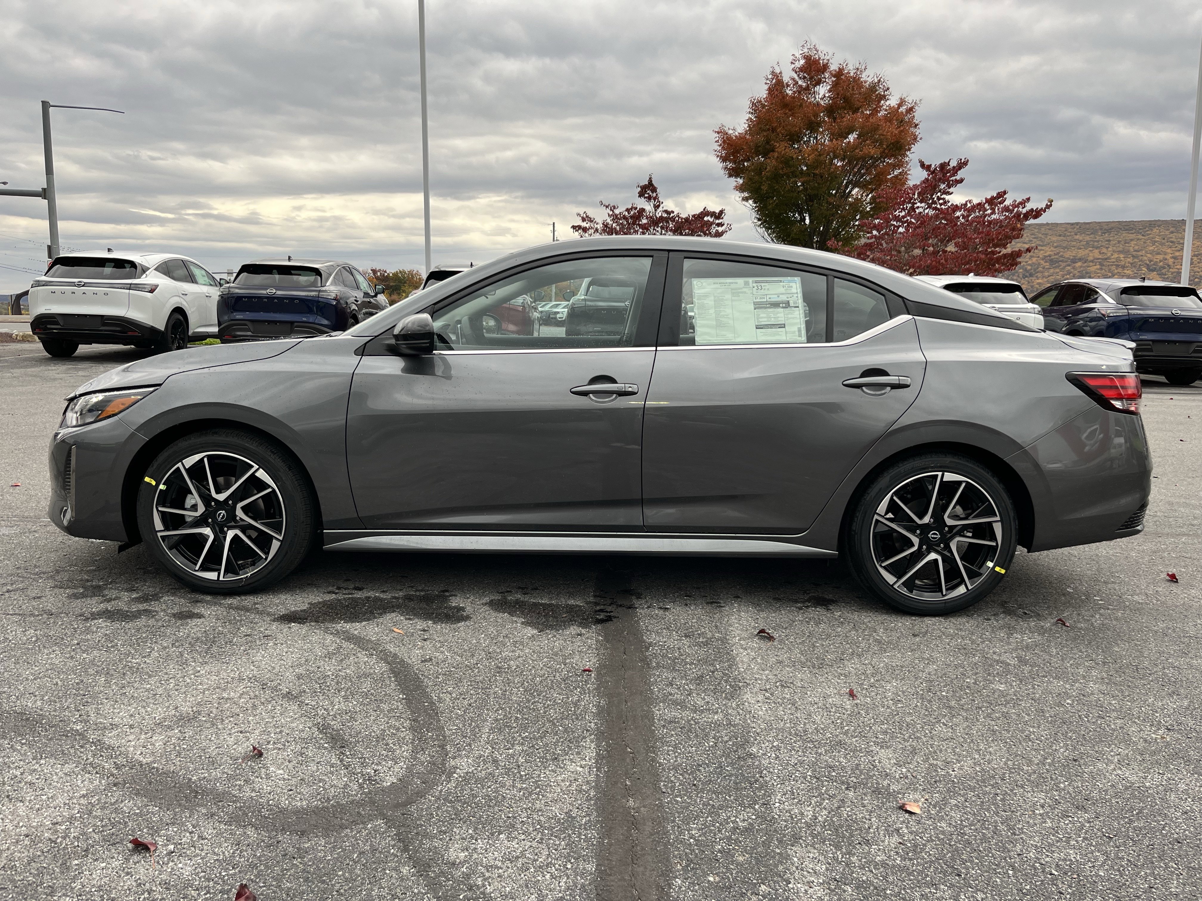 New 2025 Nissan Sentra SR w/ Trunk Package FWD image 7