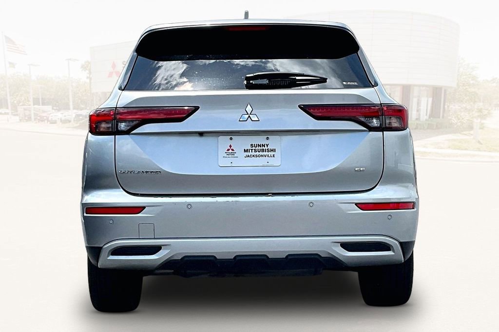 Used 2024 Mitsubishi Outlander SE AWD/4WD image 5