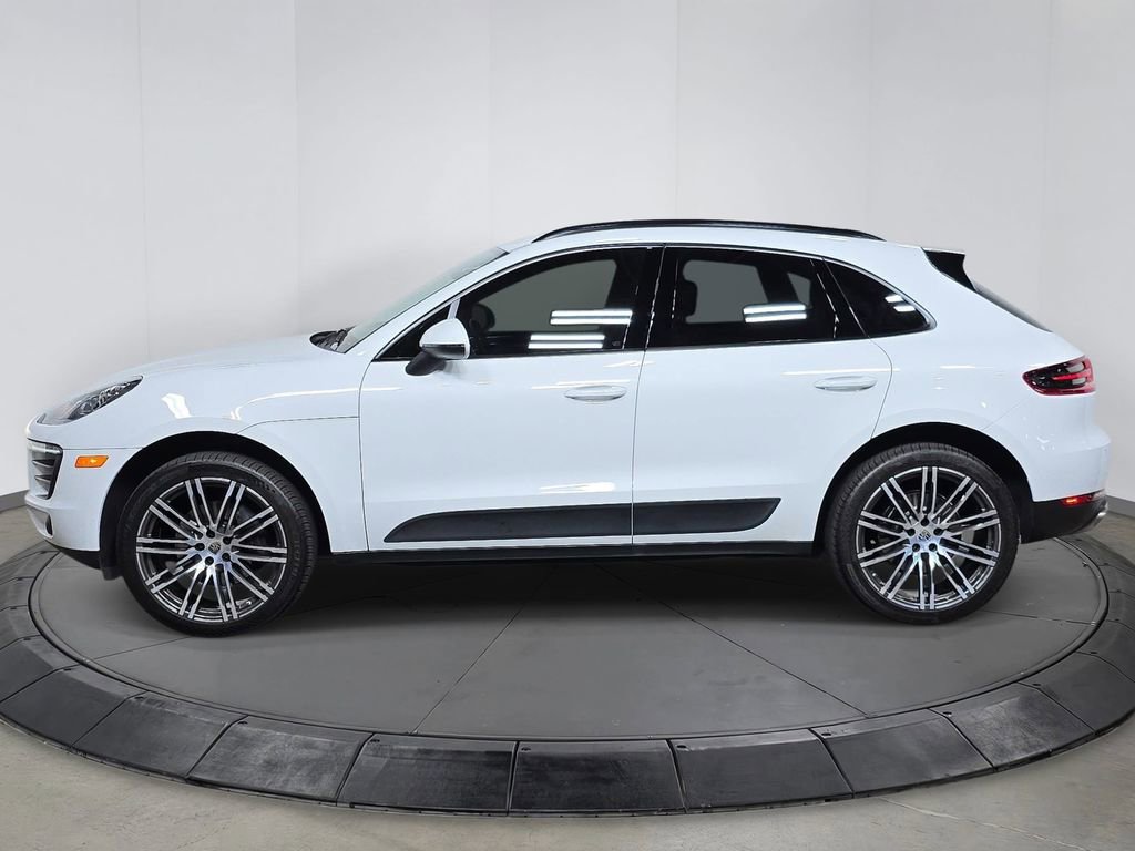 Used 2018 Porsche Macan AWD/4WD image 2