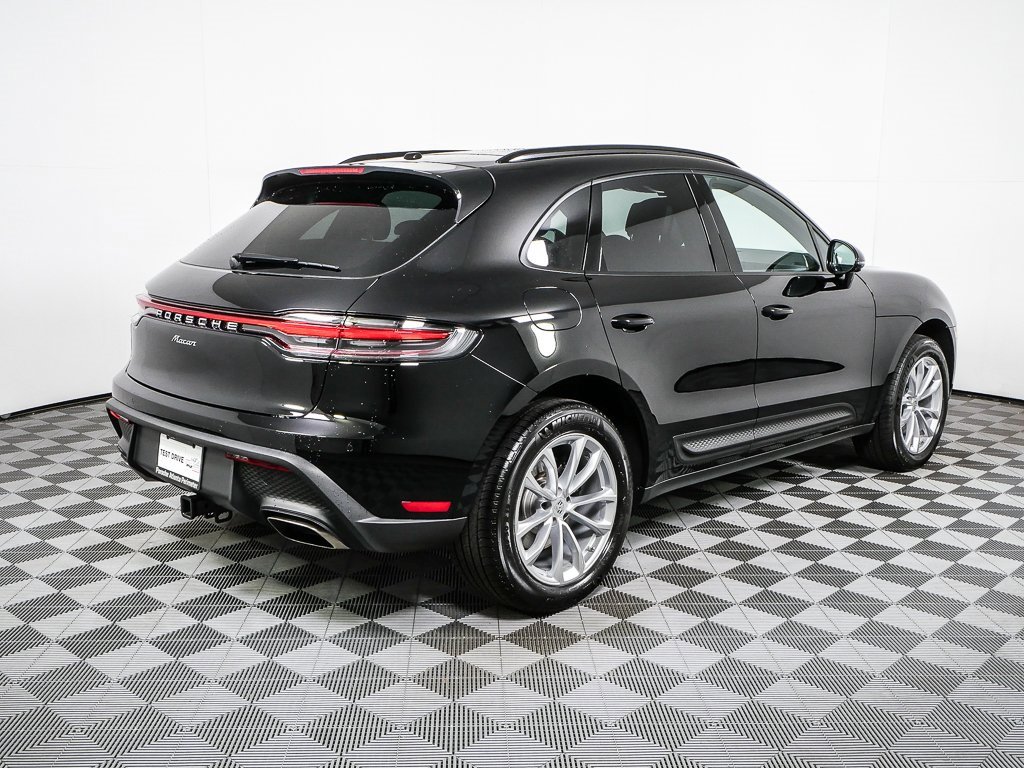 Certified 2025 Porsche Macan image 31