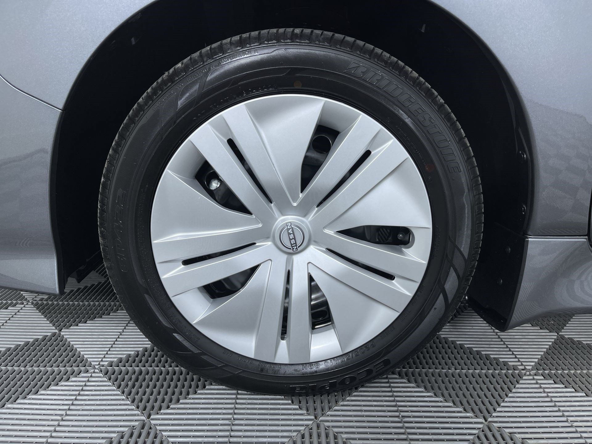 Certified 2025 Nissan Leaf S FWD image 24