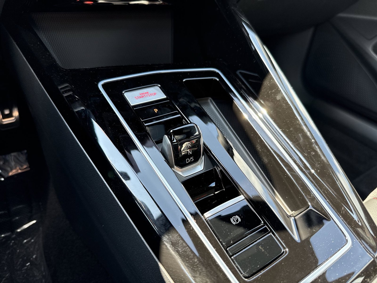 New 2026 Volkswagen GTI SE FWD image 22