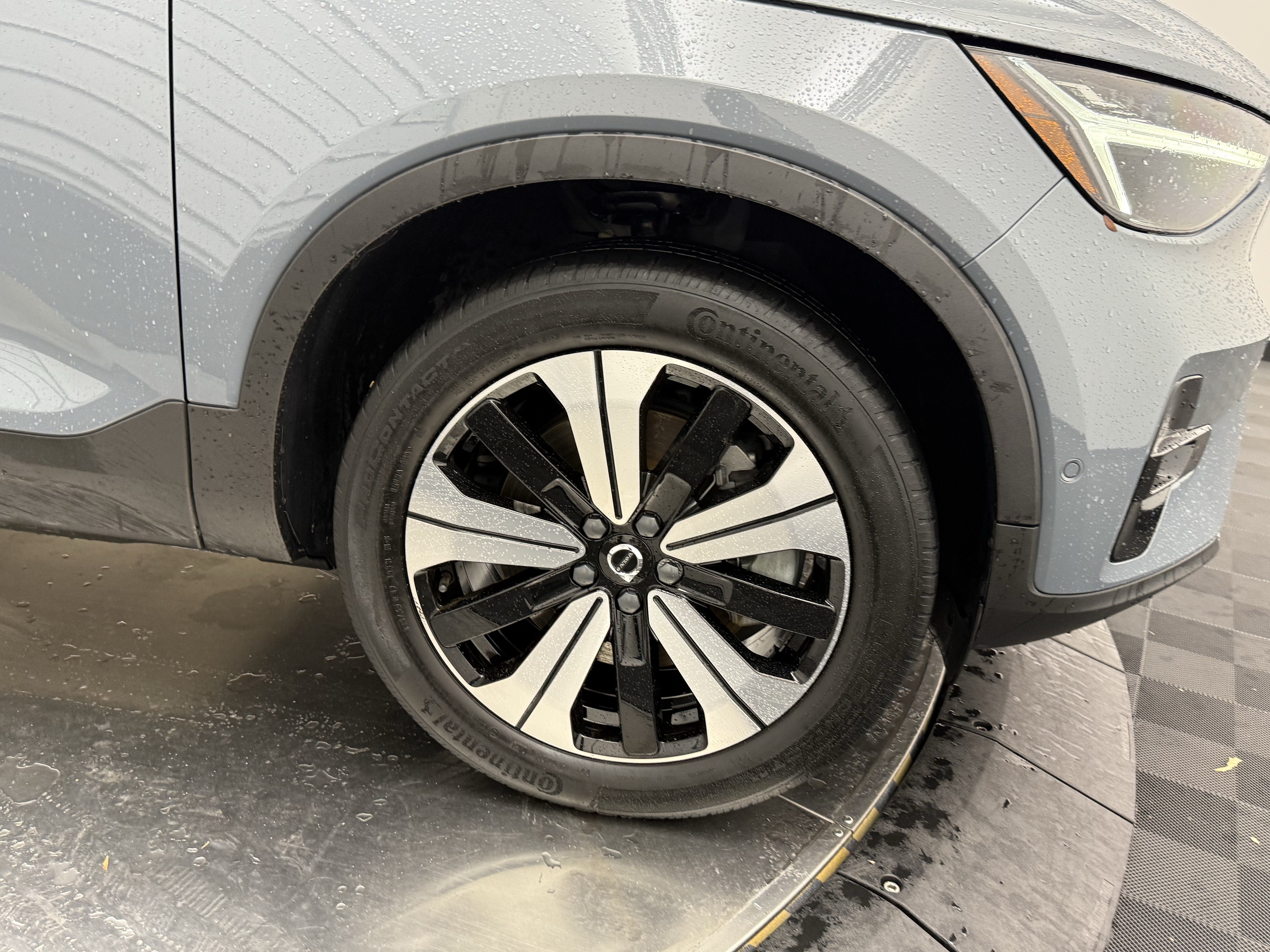 Certified 2023 Volvo C40 P8 Recharge Plus w/ Protection Package Premier AWD/4WD image 8