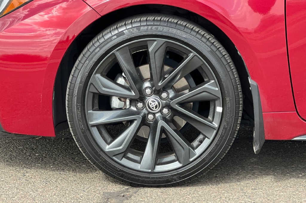 Certified 2025 Toyota Corolla SE w/ SE Premium Package FWD image 28