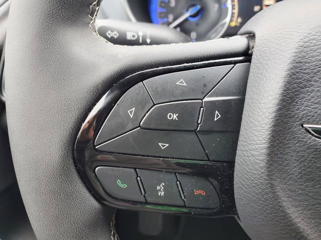 Used 2025 Chrysler Pacifica Limited image 26