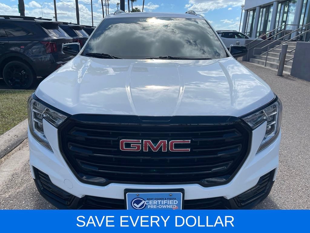Used 2024 GMC Terrain SLE w/ Driver Convenience Package FWD image 2