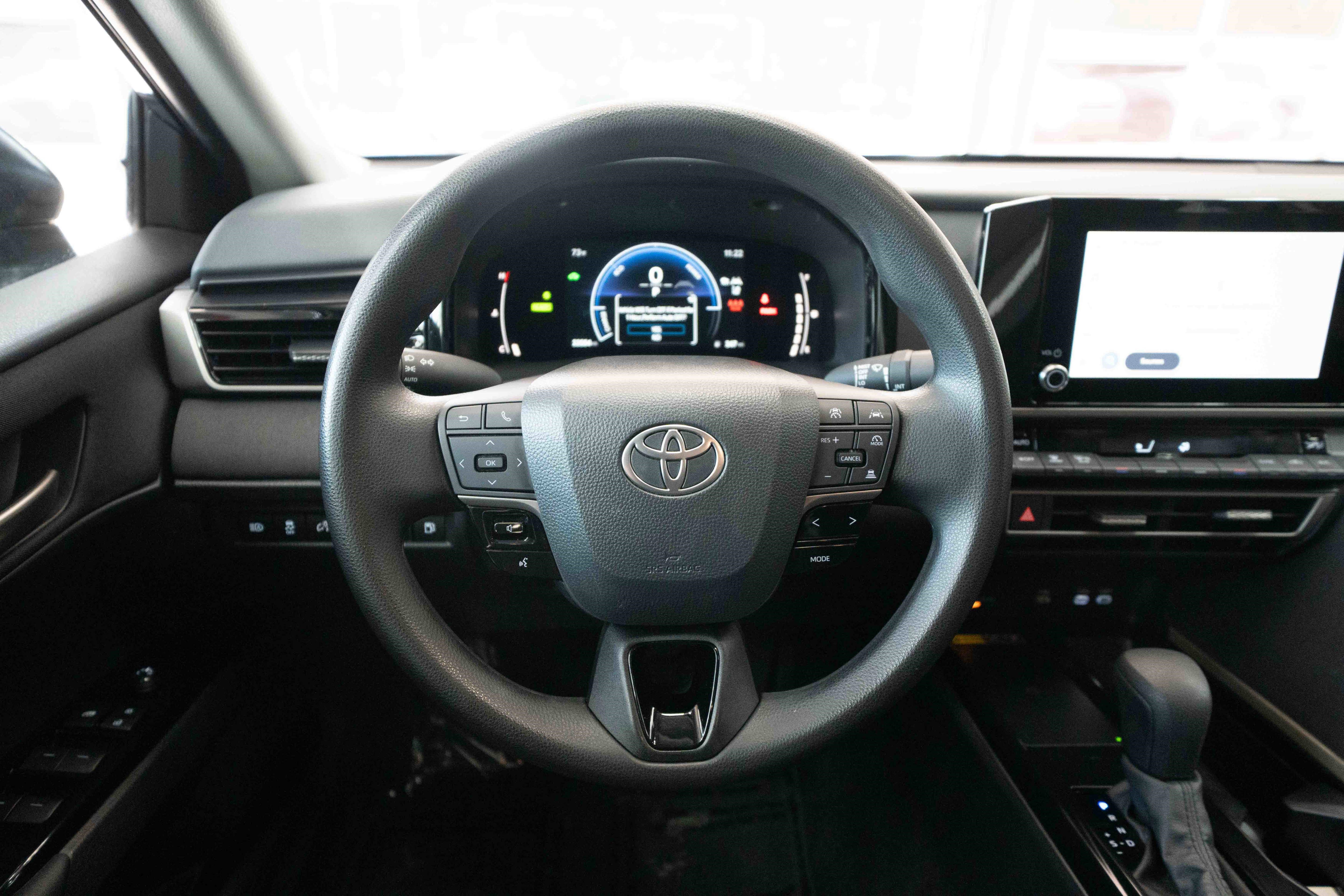 Used 2025 Toyota Camry LE FWD image 21