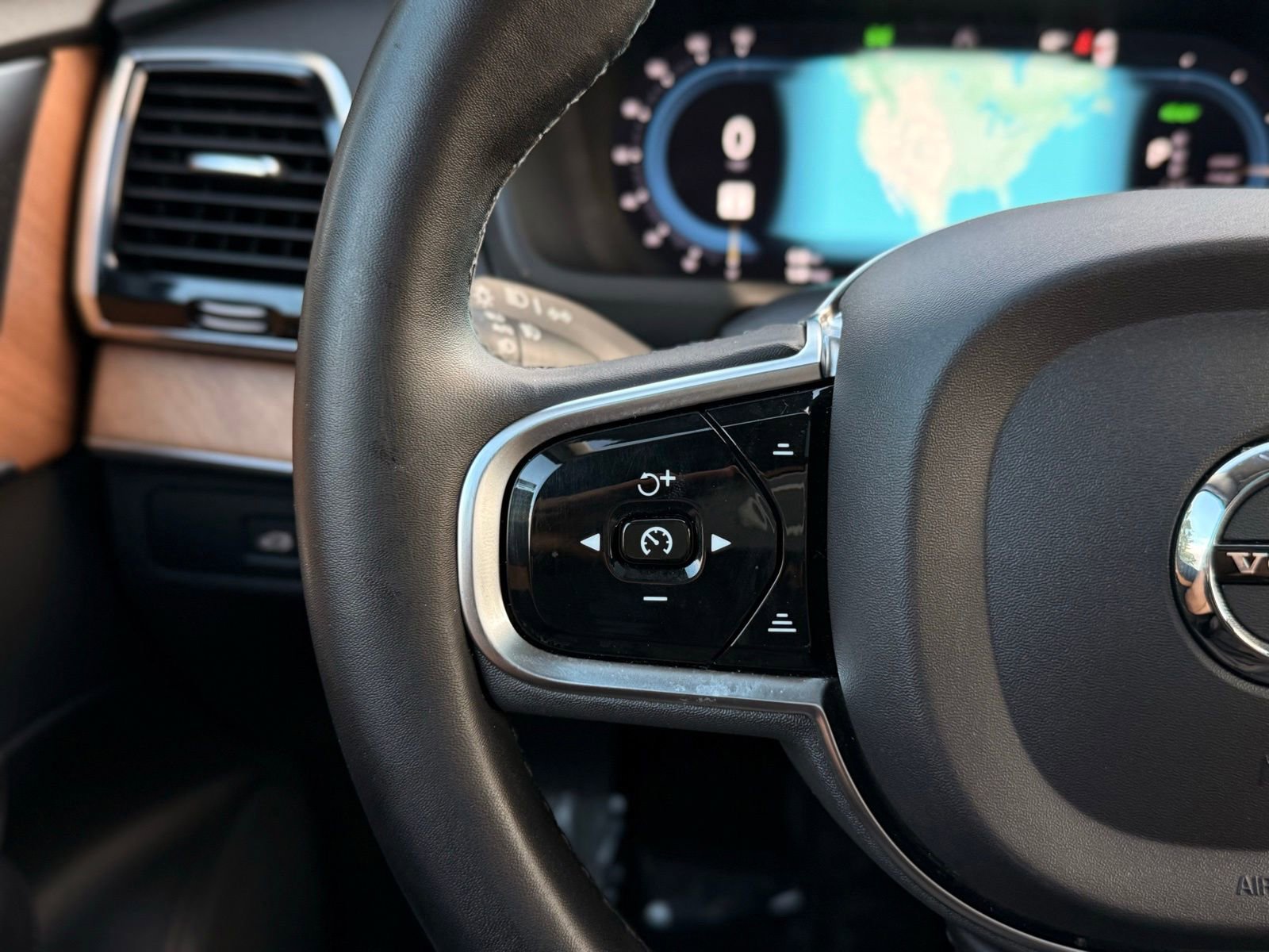 Used 2023 Volvo XC90 T8 Plus image 52