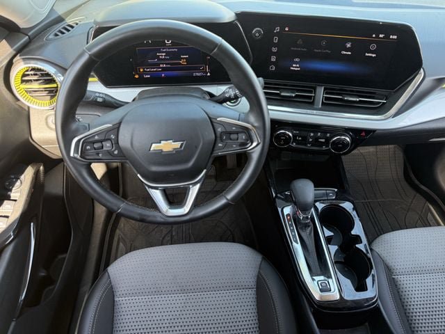Used 2024 Chevrolet Trax LT w/ Driver Confidence Package FWD image 12