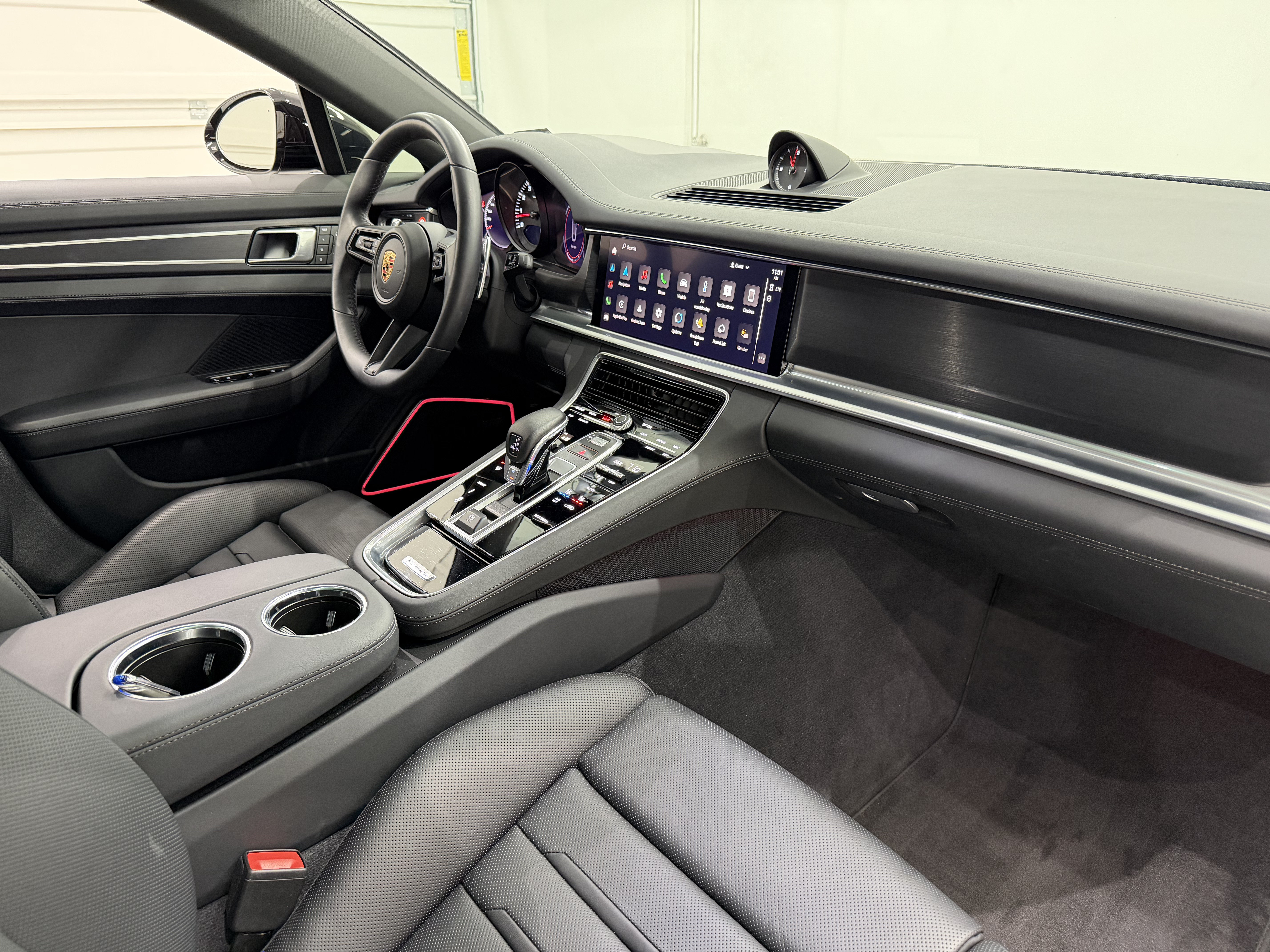 Certified 2023 Porsche Panamera 4 Platinum Edition AWD/4WD image 25