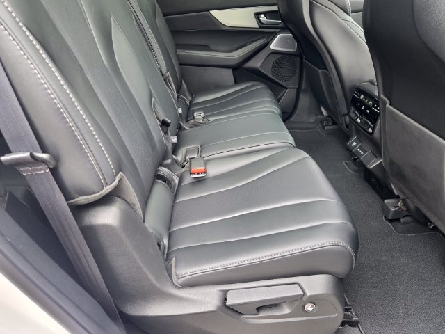 Certified 2025 Acura MDX w/ Technology Package FWD image 15
