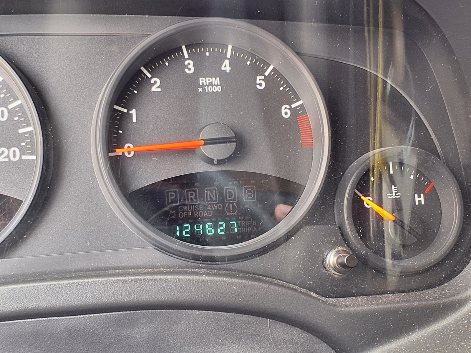 Used 2010 Jeep Compass Sport FWD image 12