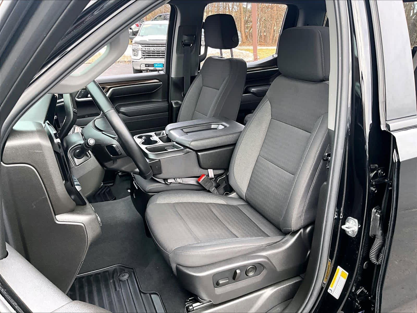 Used 2026 Chevrolet Silverado 1500 RST AWD/4WD image 10