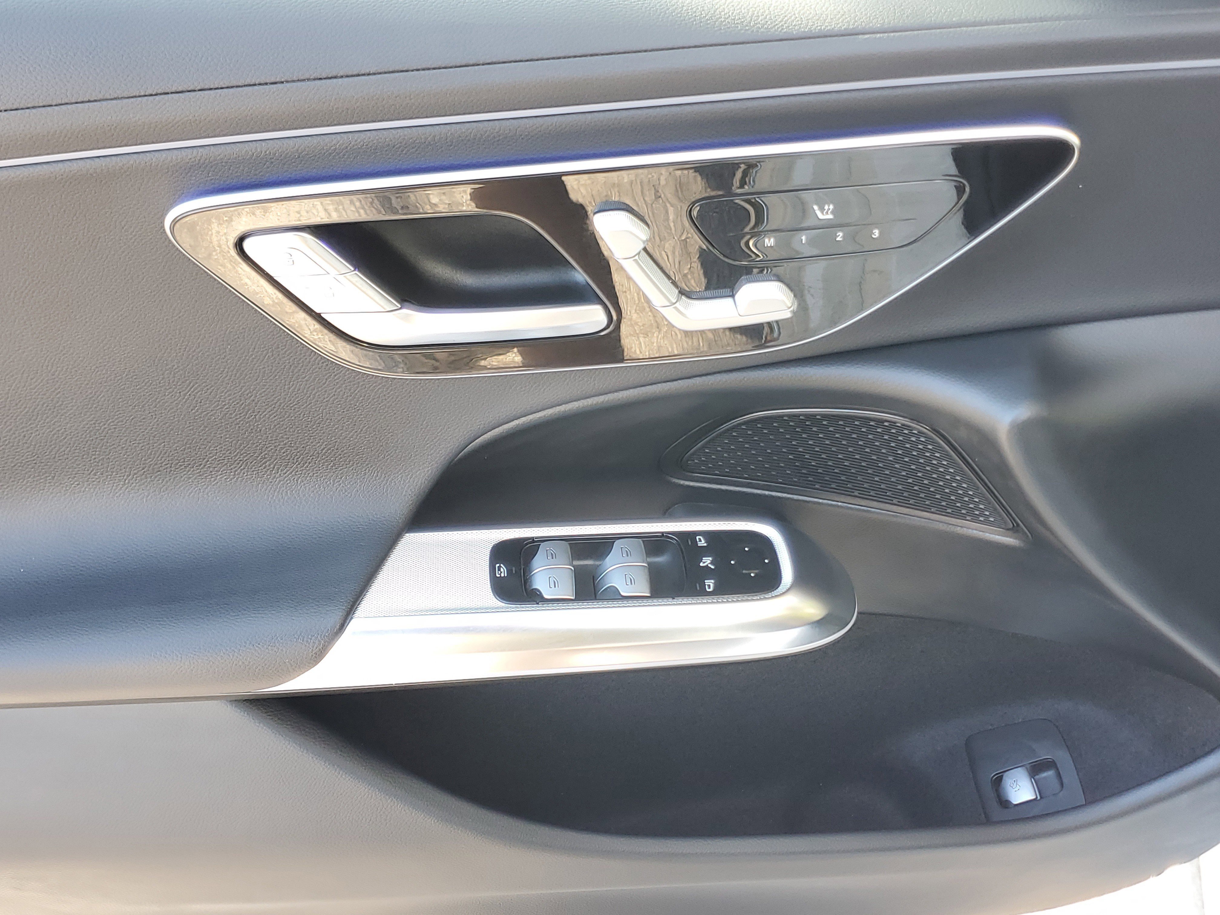 Used 2025 Mercedes-Benz E 350 Sedan image 16