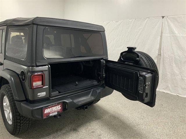 Used 2018 Jeep Wrangler Unlimited Sport S image 7