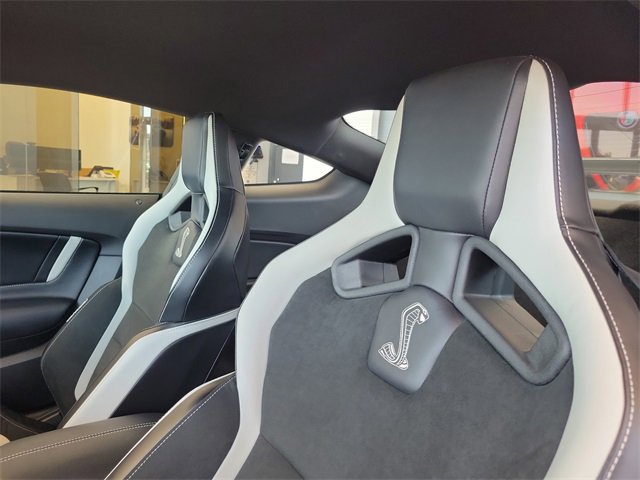 Used 2020 Ford Mustang Shelby GT500 w/ Carbon Fiber Track Pack image 12