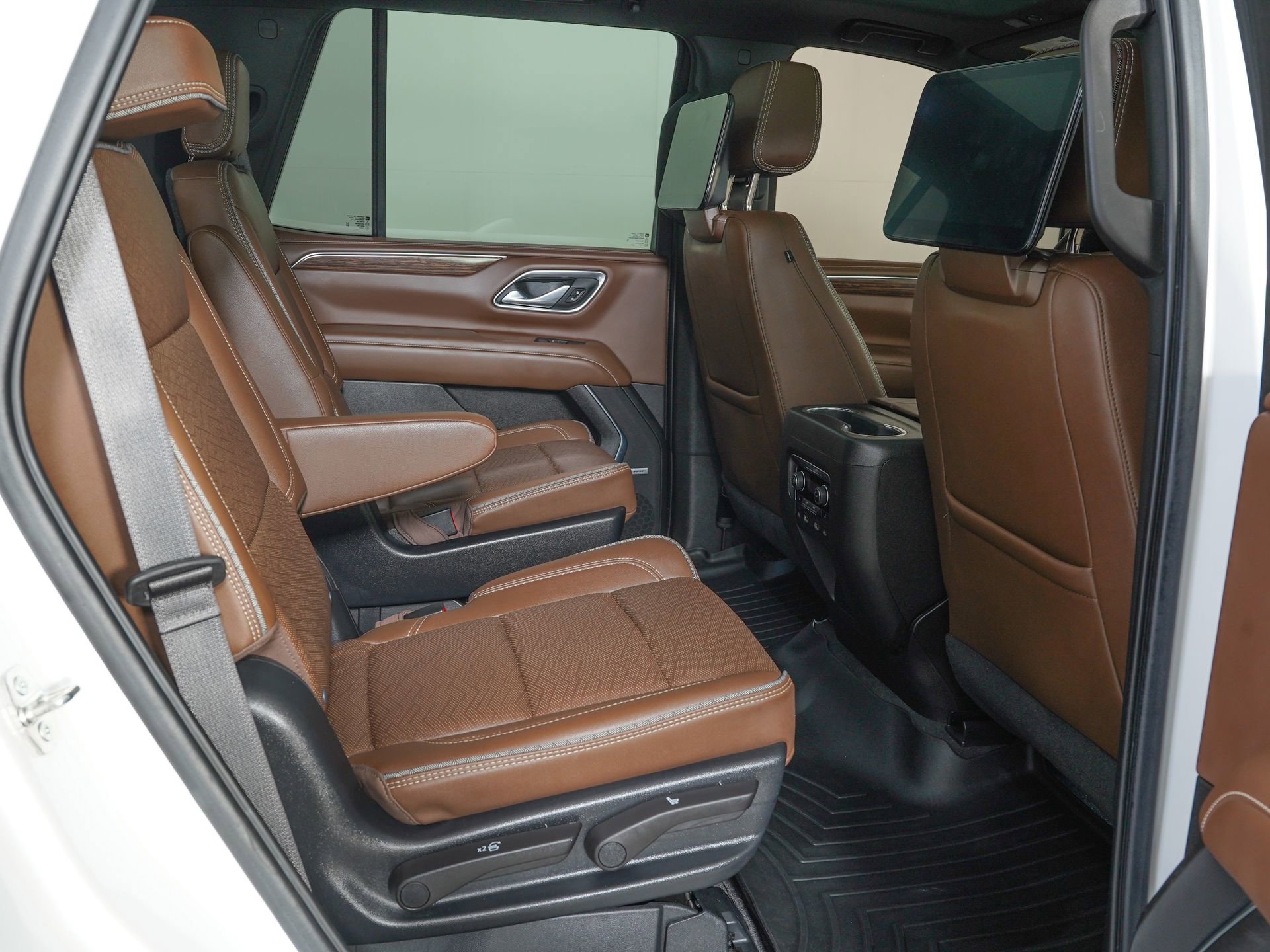 Used 2021 Chevrolet Tahoe High Country AWD/4WD image 9