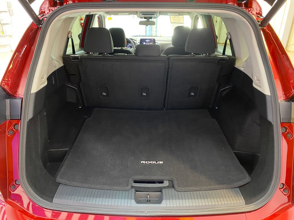 Used 2026 Nissan Rogue SV FWD image 27