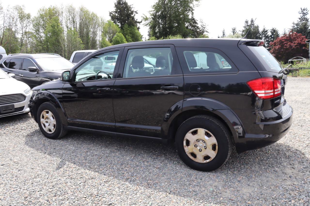 Used 2010 Dodge Journey SE w/ Flexible Seating Group FWD image 3
