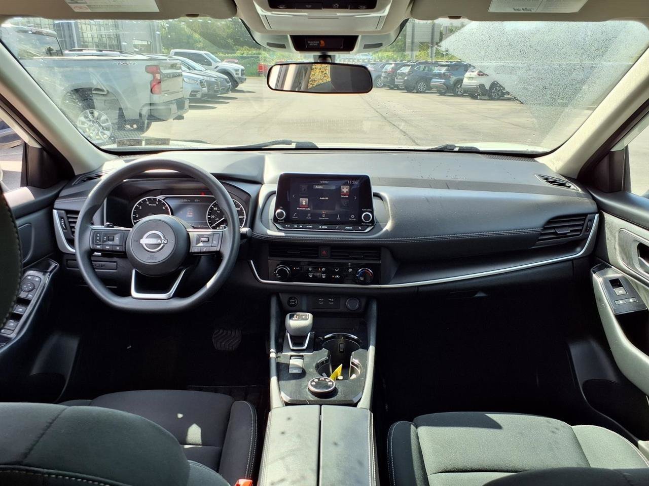 Used 2024 Nissan Rogue S AWD/4WD image 10