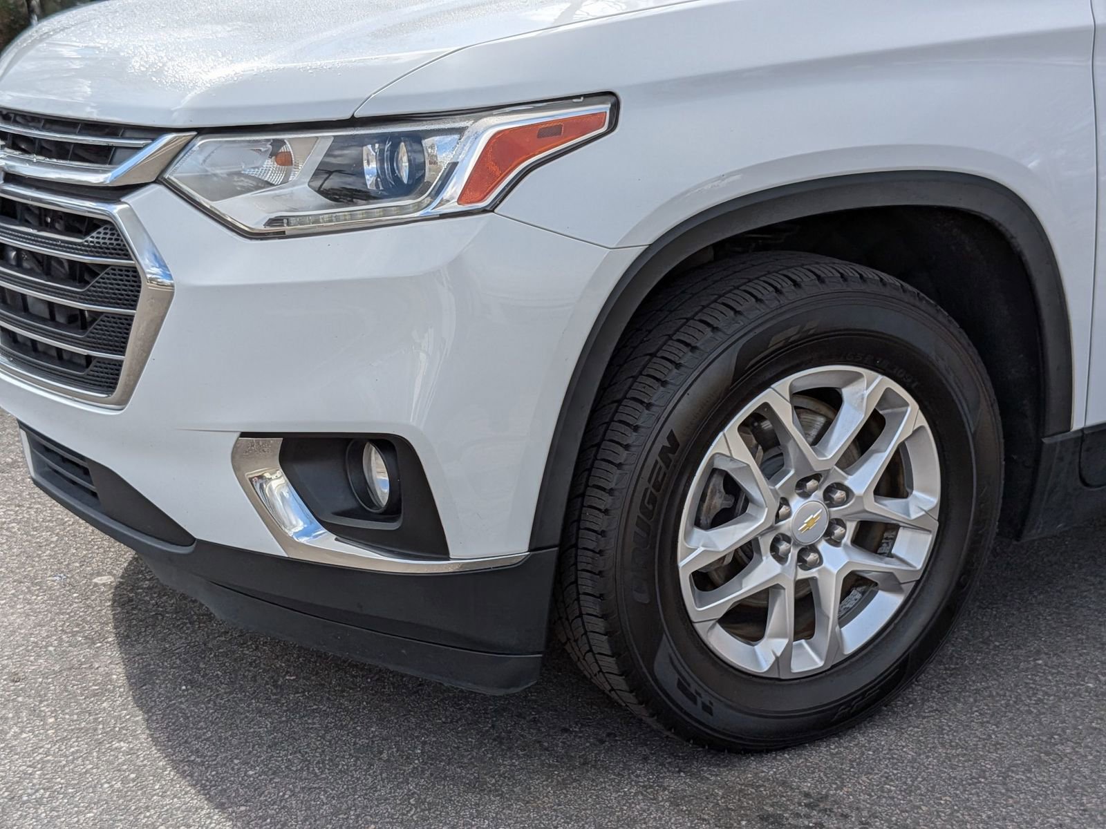 Used 2019 Chevrolet Traverse LT FWD image 9