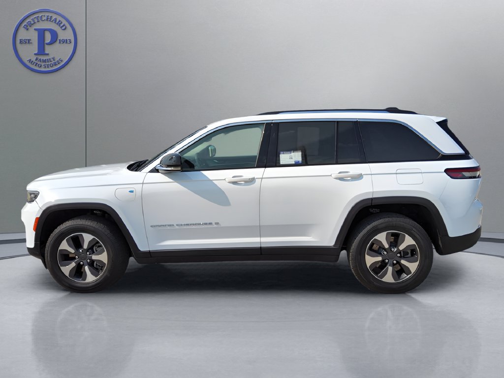 Used 2023 Jeep Grand Cherokee 4WD 4xe image 4