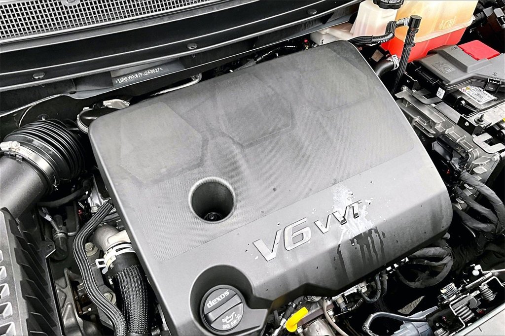 Used 2023 Chevrolet Traverse Premier w/ Redline Edition image 30