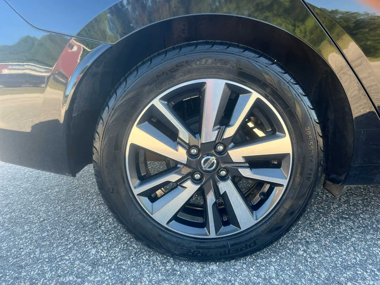 Used 2020 Nissan Versa SV image 31