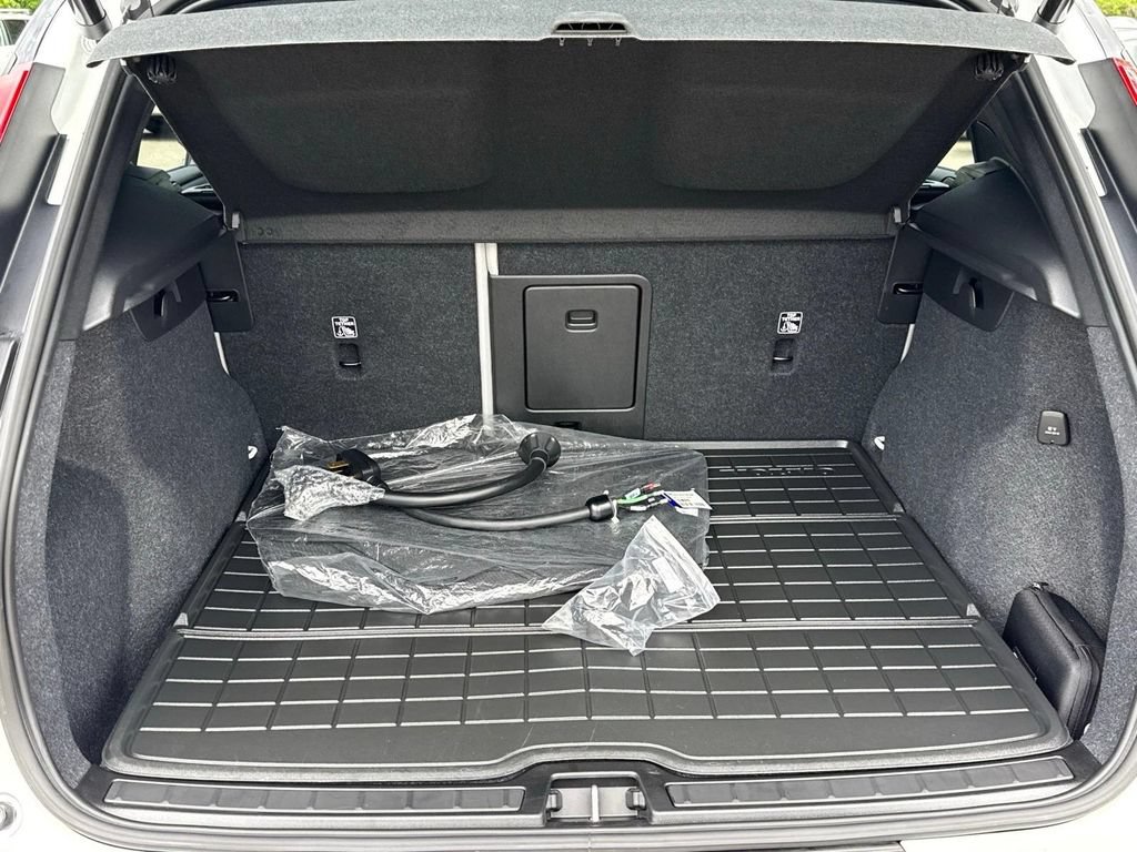 Certified 2023 Volvo XC40 Recharge Ultimate w/ Protection Package Premier AWD/4WD image 5