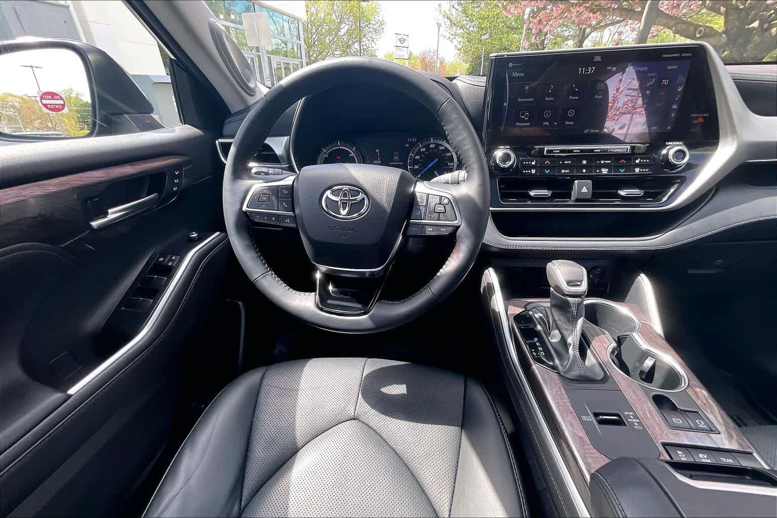 Used 2021 Toyota Highlander Platinum image 5