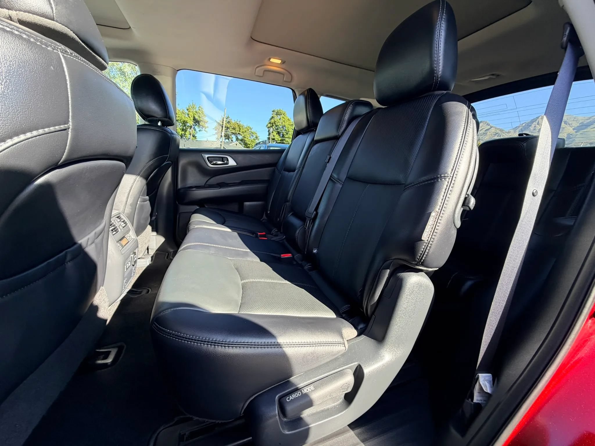 Used 2020 Nissan Pathfinder Platinum w/ Cargo Package AWD/4WD image 20