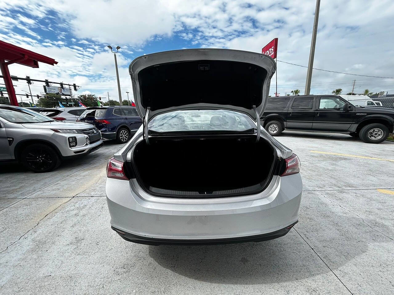 Used 2022 Chevrolet Malibu LT FWD image 6