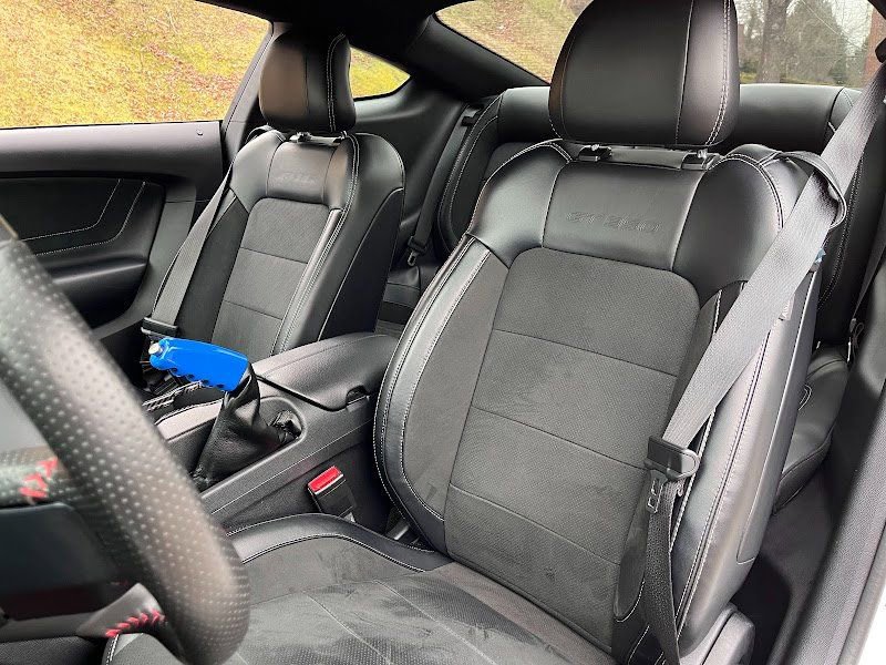 Used 2016 Ford Mustang Shelby GT350 w/ Technology Package image 9