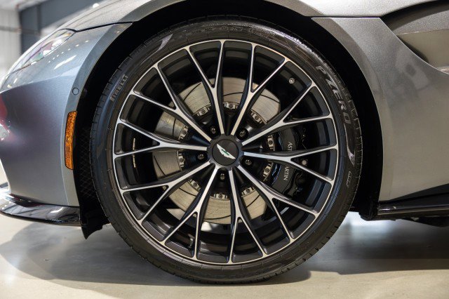 Used 2023 Aston Martin V8 Vantage Coupe image 20