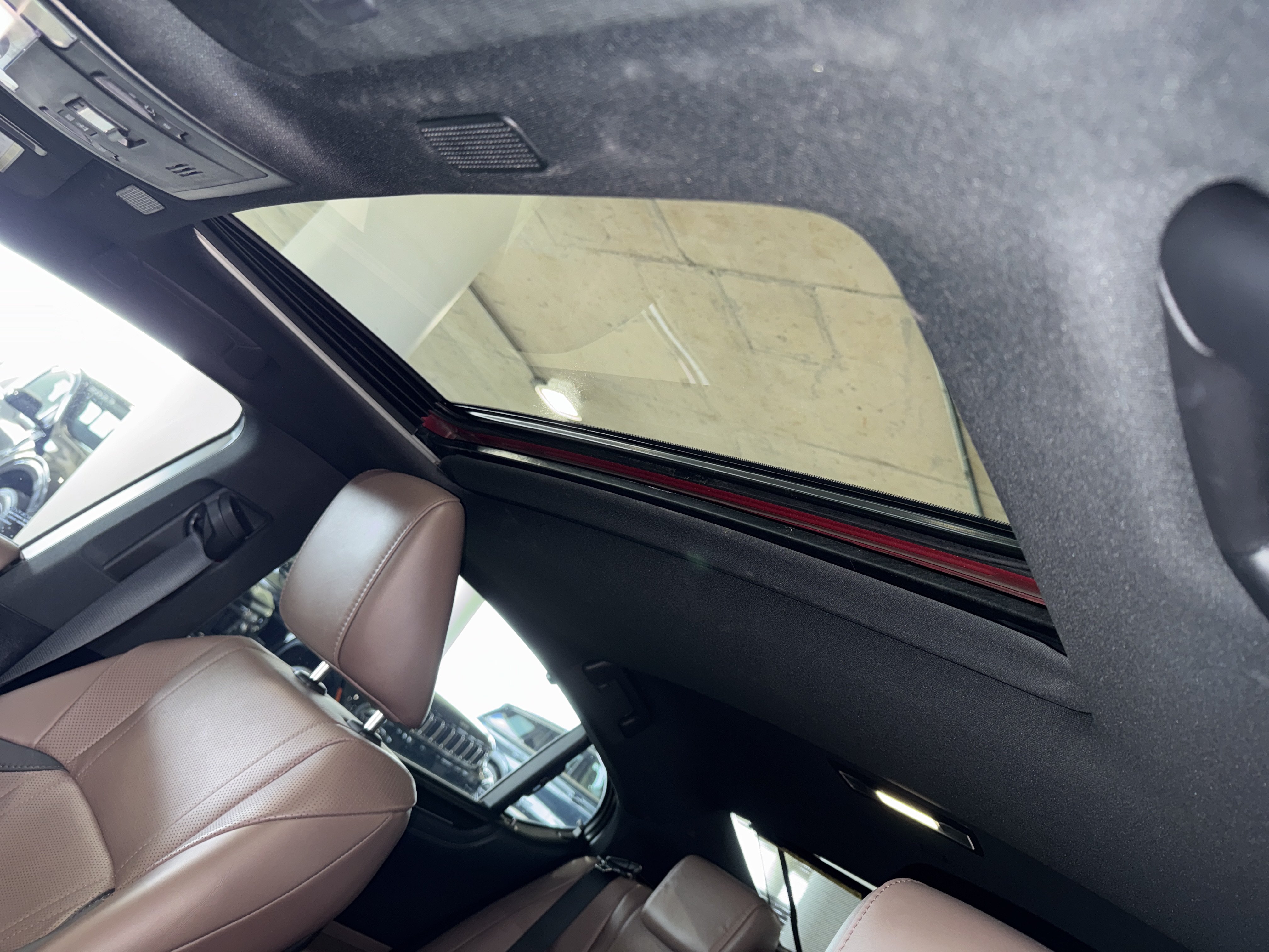 Used 2022 Lexus ES 300h Ultra Luxury w/ Accessory Package 2 FWD image 33