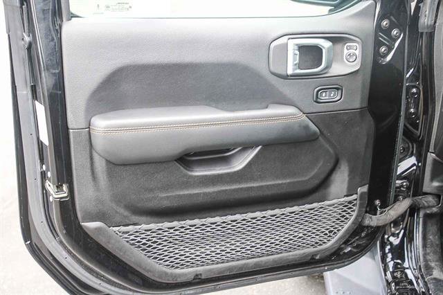 Used 2023 Jeep Gladiator Overland image 18