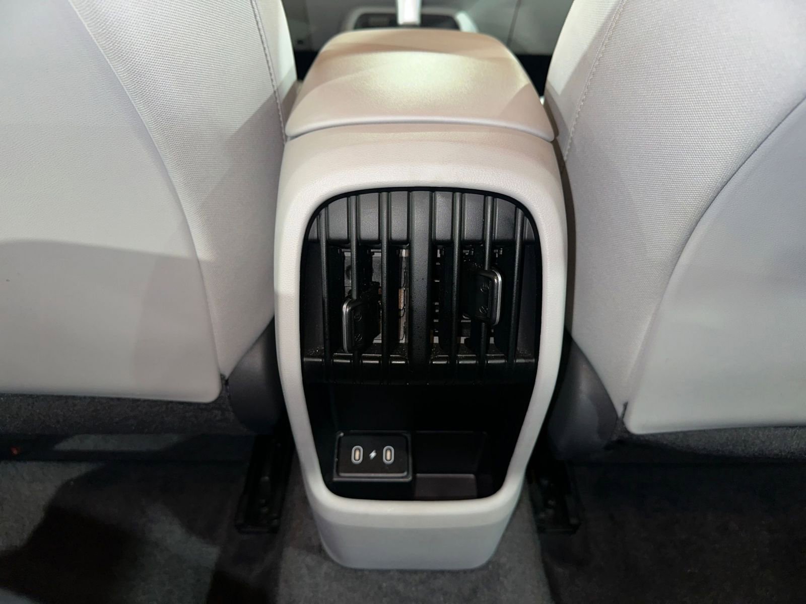 Used 2025 Hyundai Kona SEL image 24