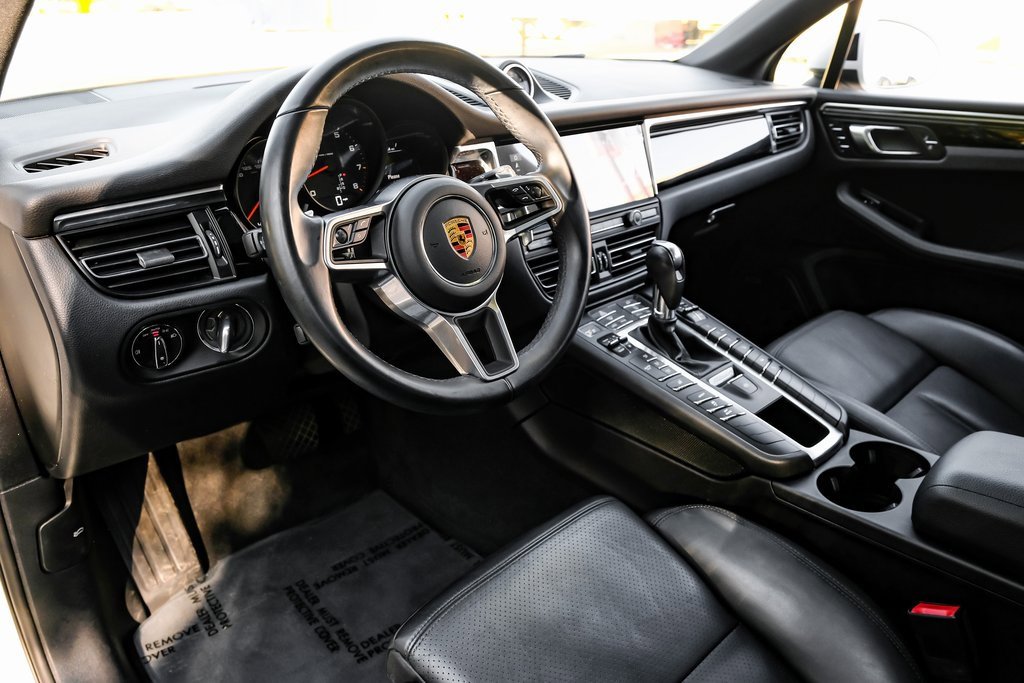 Used 2021 Porsche Macan image 2