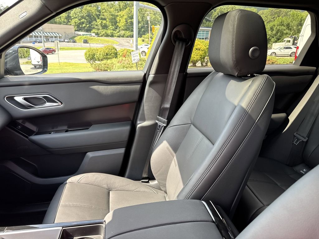 New 2026 Land Rover Range Rover Velar Dynamic SE image 27