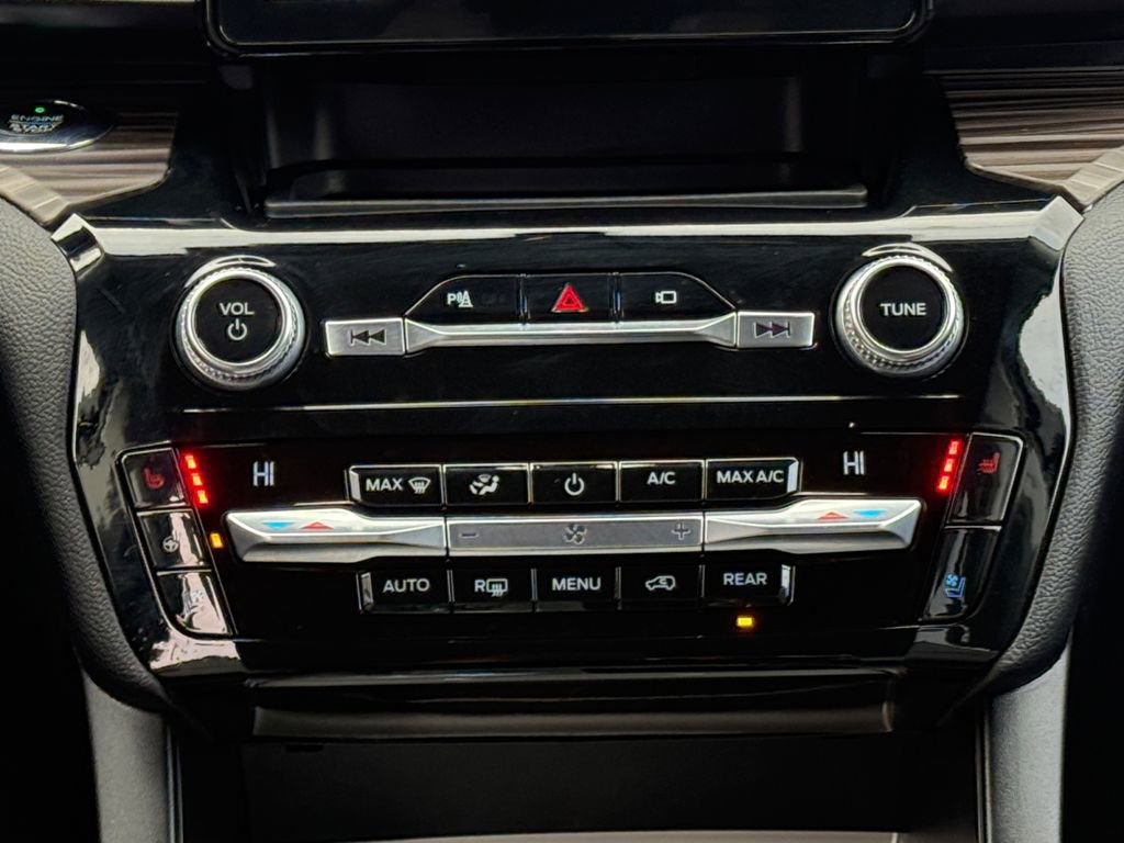 Used 2021 Ford Explorer Limited w/ Hybrid Equipment Group 310A image 17