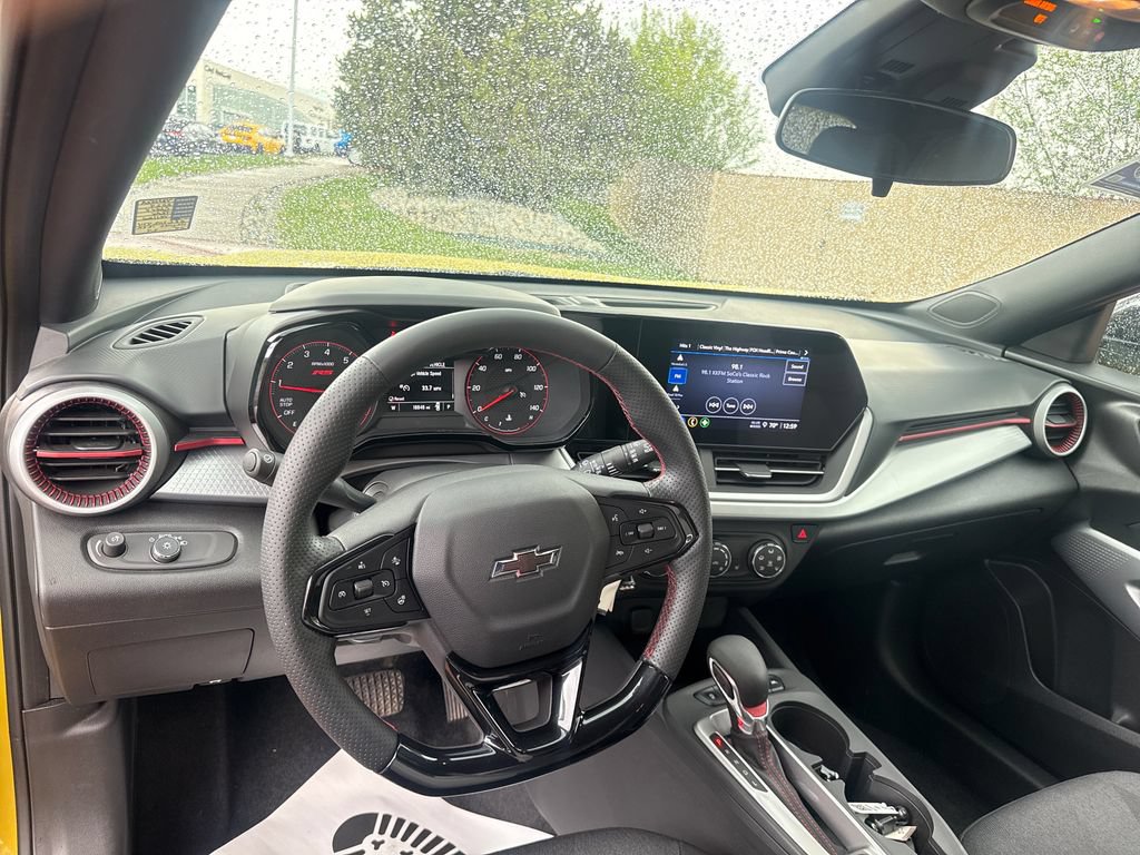 Used 2024 Chevrolet Trax RS w/ Driver Confidence Package FWD image 13