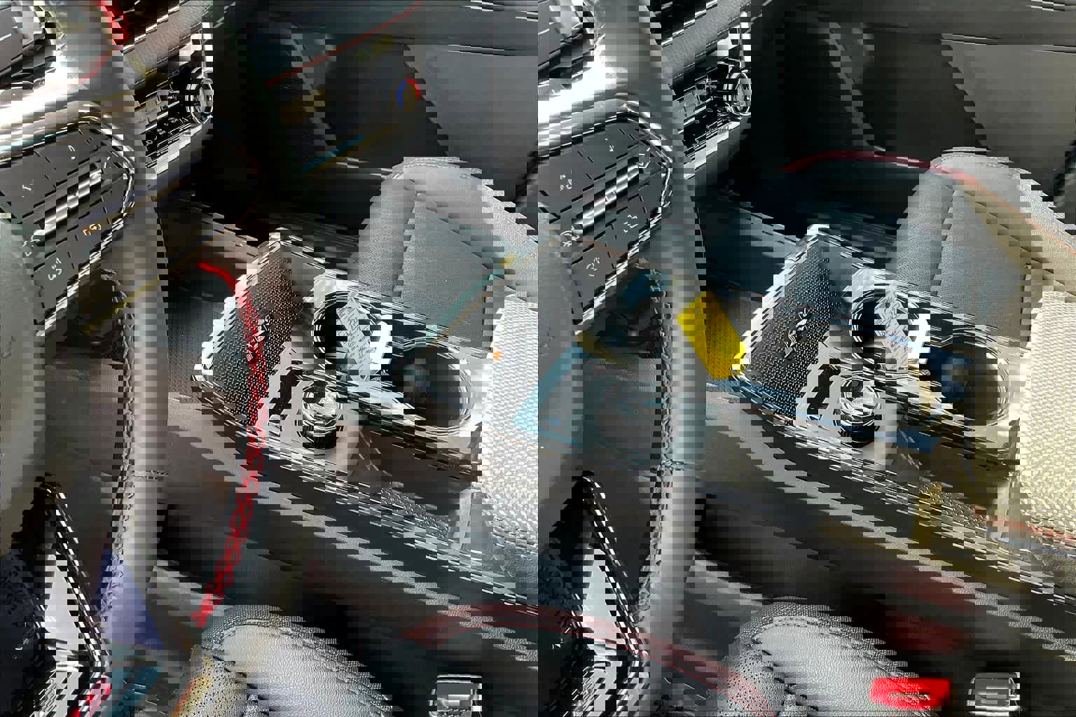 Used 2025 Chevrolet Equinox RS w/ Safety and Technology Package AWD/4WD image 17