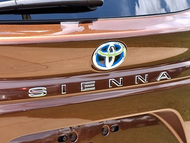 Used 2021 Toyota Sienna Limited image 33